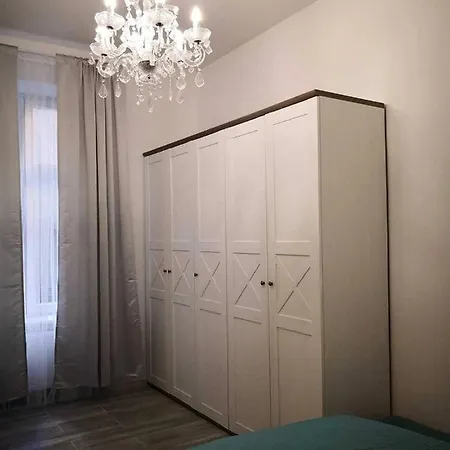 Z-1 Old Town O&p Apartfamily Apartment